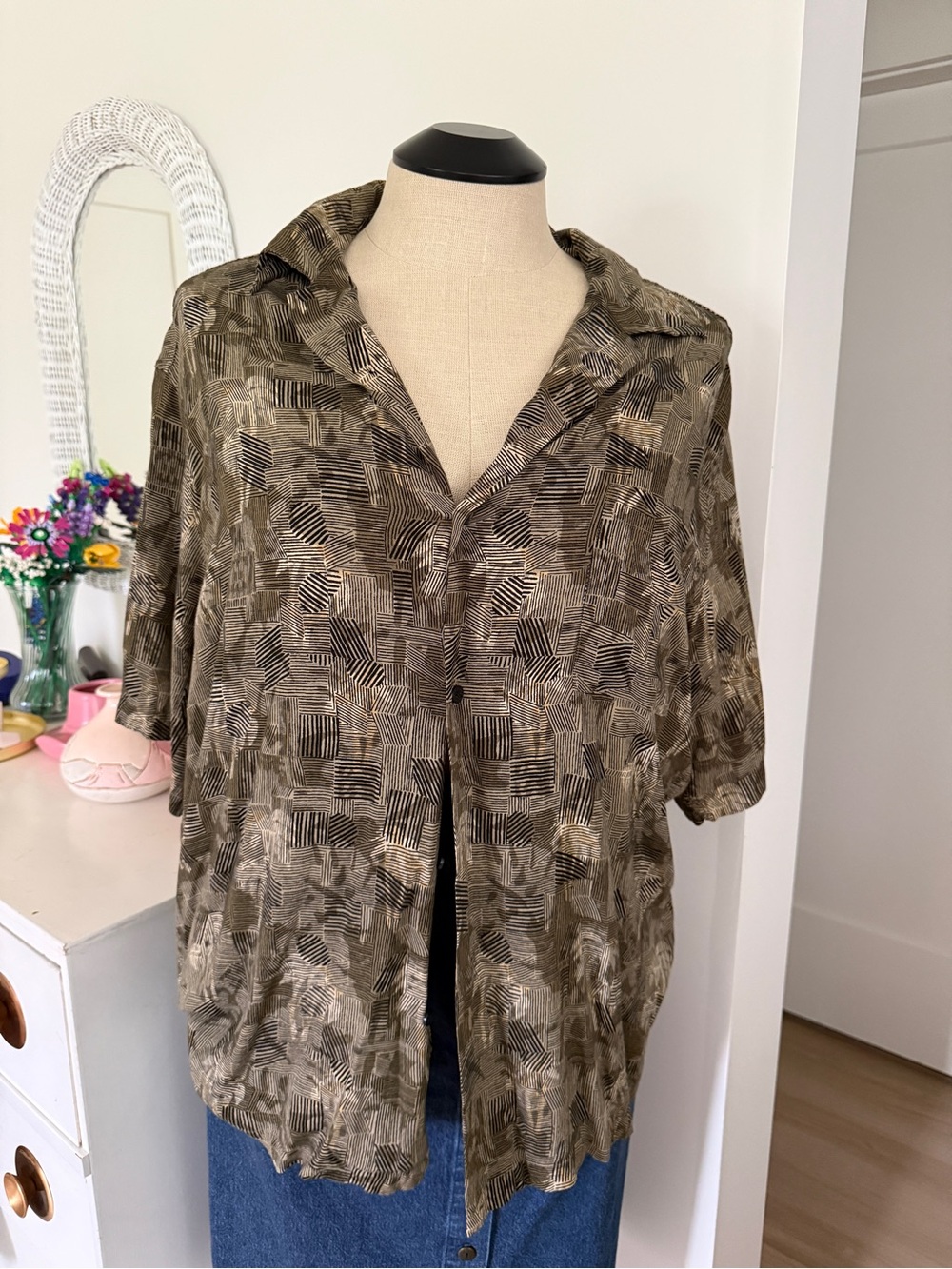 Axcess Olive & Black Geometric Short-Sleeve Button Shirt
